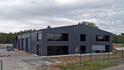 Hala warsztatowa z biurem 753 m²