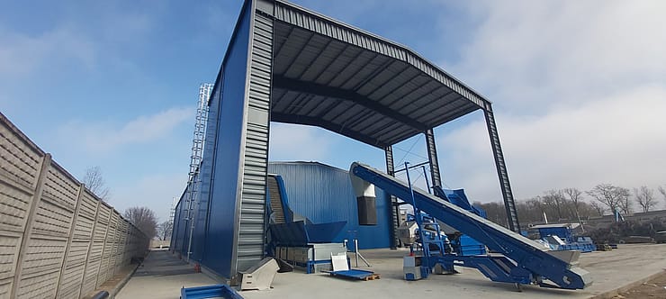 Hala produkcyjna z wiatą 53x31 m 1044 m²